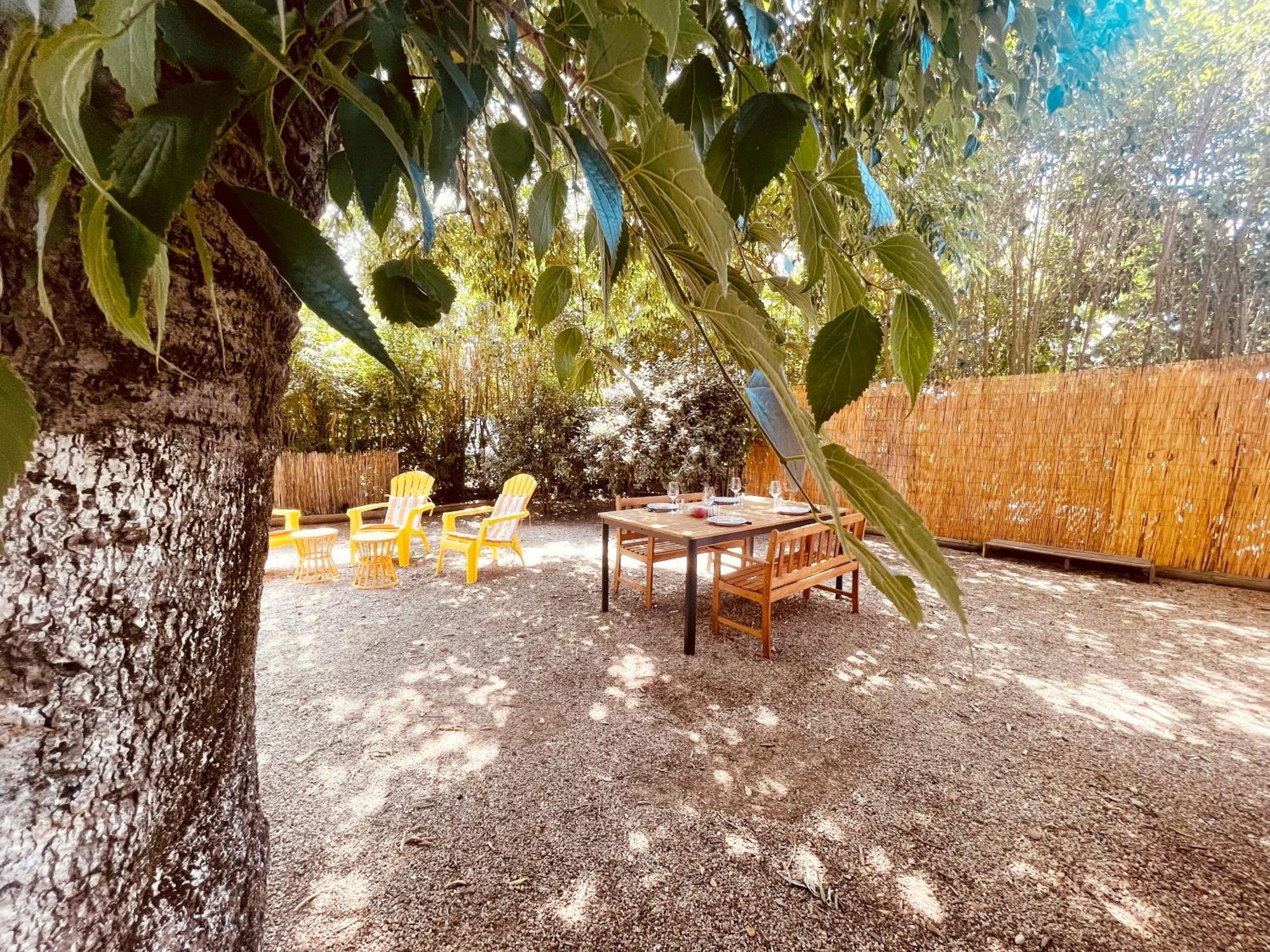 Le Patio, Jardin Privatif, Tennis Nimes Bagian luar foto